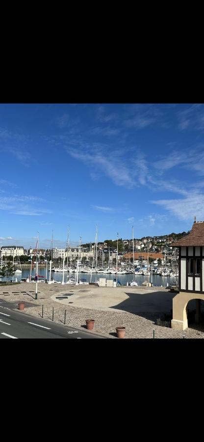 La Marine Apartment Deauville Bagian luar foto